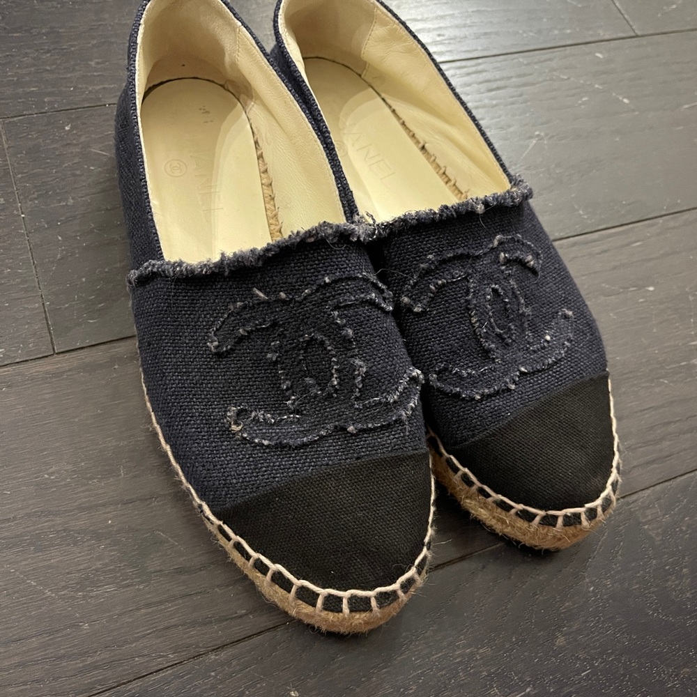 Authentic Chanel Black Blue Canvas Espadrille CC cloth Flats Size 38 women